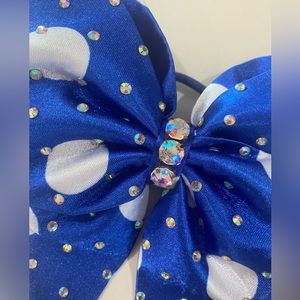 “Polly” Bows of London cheer bow